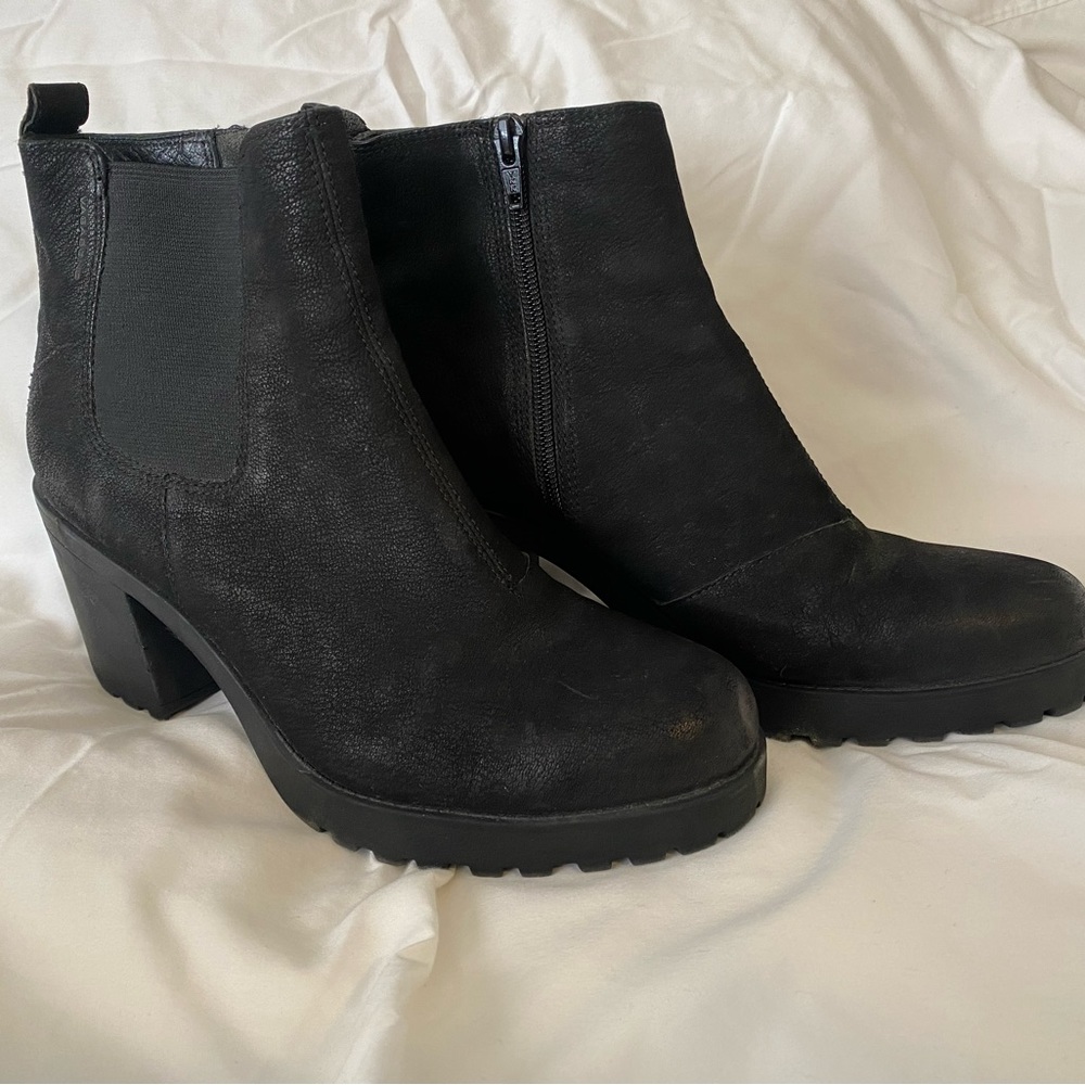 Vagabond Black Suede Ankle Booties with side Zip size 41